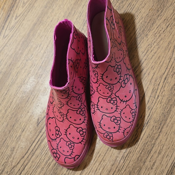 Hello Kitty Pink WONENS Size 9-10 Shoes I Made These They Are Rainboot Cutoffs - Picture 2 of 3